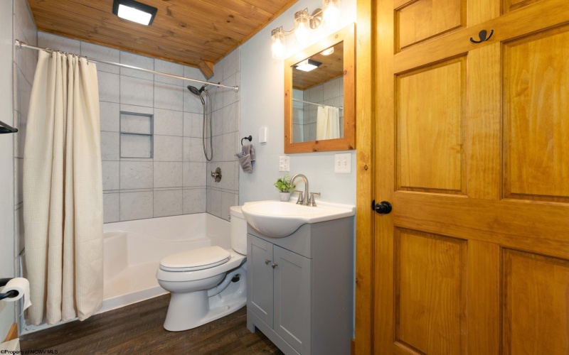 74 Bluebell Drive, Terra Alta, West Virginia 26764, 3 Bedrooms Bedrooms, 10 Rooms Rooms,3 BathroomsBathrooms,Single Family Detached,For Sale,Bluebell,10163987