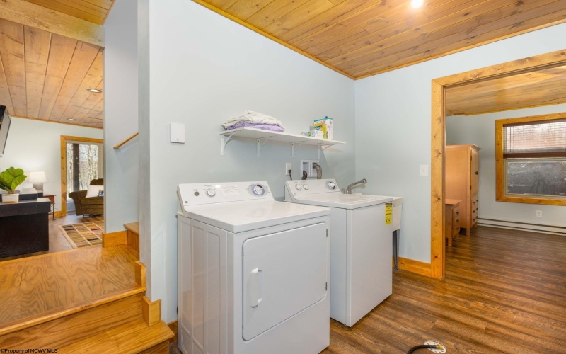 74 Bluebell Drive, Terra Alta, West Virginia 26764, 3 Bedrooms Bedrooms, 10 Rooms Rooms,3 BathroomsBathrooms,Single Family Detached,For Sale,Bluebell,10163987