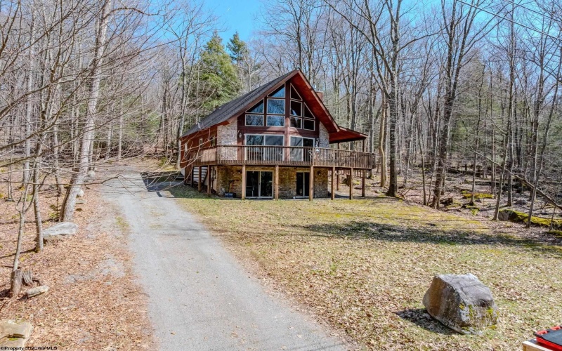 74 Bluebell Drive, Terra Alta, West Virginia 26764, 3 Bedrooms Bedrooms, 10 Rooms Rooms,3 BathroomsBathrooms,Single Family Detached,For Sale,Bluebell,10163987