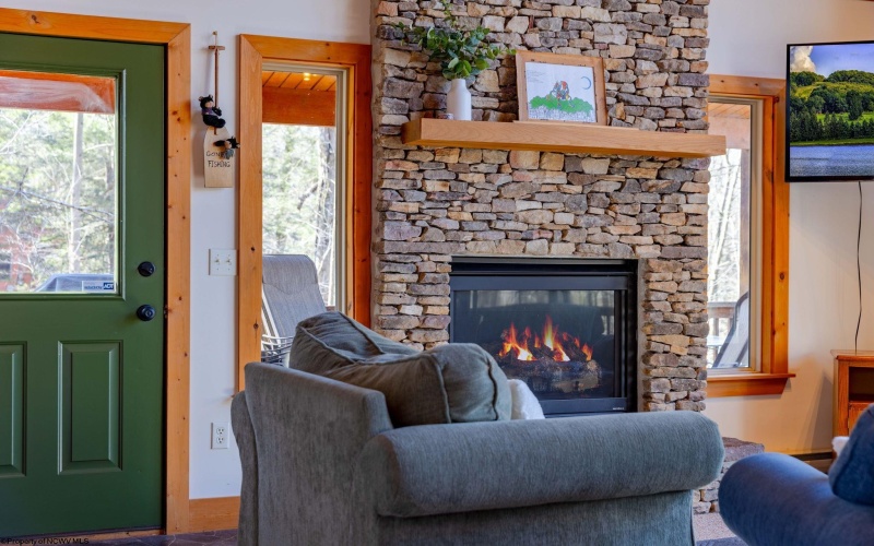 74 Bluebell Drive, Terra Alta, West Virginia 26764, 3 Bedrooms Bedrooms, 10 Rooms Rooms,3 BathroomsBathrooms,Single Family Detached,For Sale,Bluebell,10163987