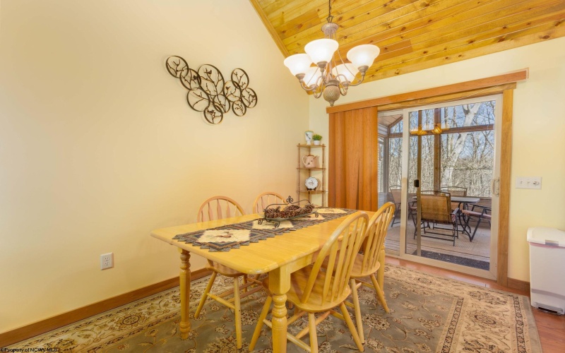 614 Hemlock Circle, Terra Alta, West Virginia 26764, 2 Bedrooms Bedrooms, 7 Rooms Rooms,2 BathroomsBathrooms,Single Family Detached,For Sale,Hemlock,10163993