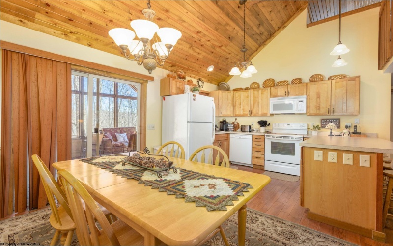 614 Hemlock Circle, Terra Alta, West Virginia 26764, 2 Bedrooms Bedrooms, 7 Rooms Rooms,2 BathroomsBathrooms,Single Family Detached,For Sale,Hemlock,10163993