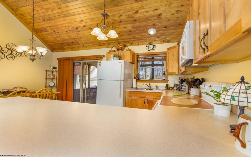 614 Hemlock Circle, Terra Alta, West Virginia 26764, 2 Bedrooms Bedrooms, 7 Rooms Rooms,2 BathroomsBathrooms,Single Family Detached,For Sale,Hemlock,10163993