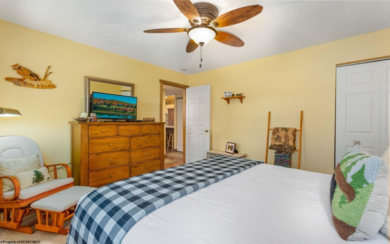 614 Hemlock Circle, Terra Alta, West Virginia 26764, 2 Bedrooms Bedrooms, 7 Rooms Rooms,2 BathroomsBathrooms,Single Family Detached,For Sale,Hemlock,10163993