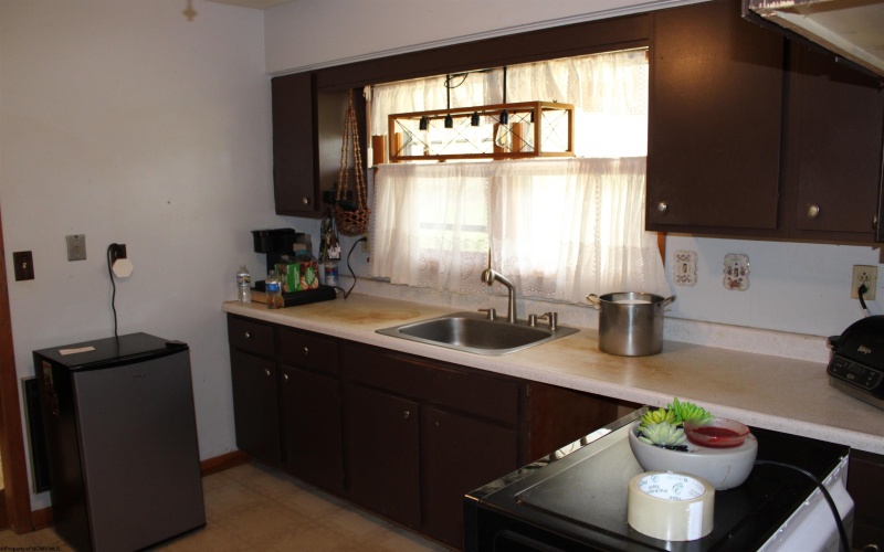 300 Toy Street, Terra Alta, West Virginia 26764, 5 Bedrooms Bedrooms, 9 Rooms Rooms,2 BathroomsBathrooms,Single Family Detached,For Sale,Toy,10163992