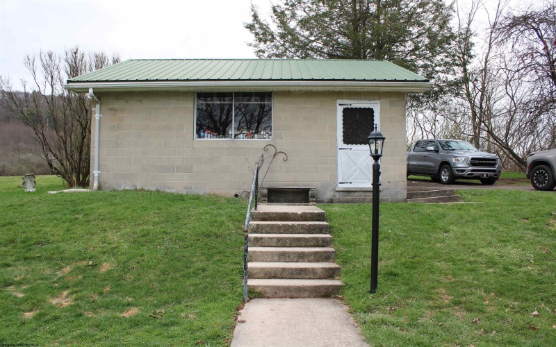 300 Toy Street, Terra Alta, West Virginia 26764, 5 Bedrooms Bedrooms, 9 Rooms Rooms,2 BathroomsBathrooms,Single Family Detached,For Sale,Toy,10163992