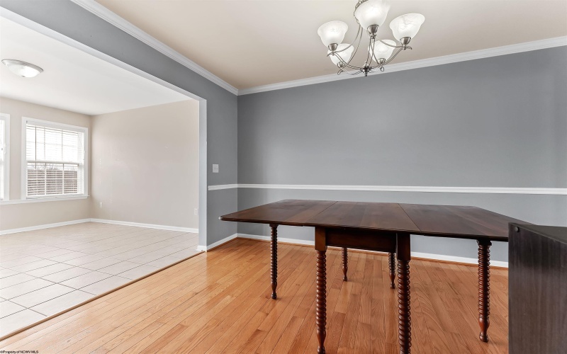 43 Robin Lane, Morgantown, West Virginia 26508, 3 Bedrooms Bedrooms, 7 Rooms Rooms,2 BathroomsBathrooms,Single Family Attached,For Sale,Robin,10163994