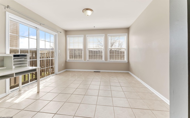 43 Robin Lane, Morgantown, West Virginia 26508, 3 Bedrooms Bedrooms, 7 Rooms Rooms,2 BathroomsBathrooms,Single Family Attached,For Sale,Robin,10163994