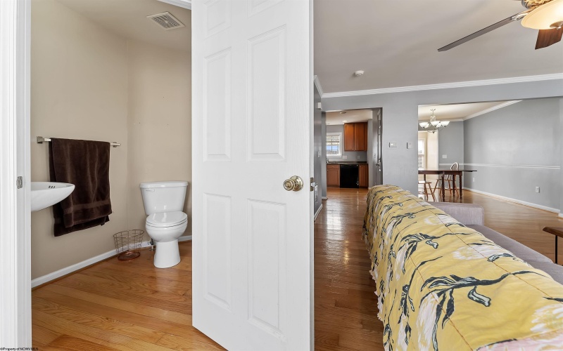 43 Robin Lane, Morgantown, West Virginia 26508, 3 Bedrooms Bedrooms, 7 Rooms Rooms,2 BathroomsBathrooms,Single Family Attached,For Sale,Robin,10163994