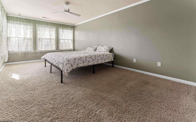 43 Robin Lane, Morgantown, West Virginia 26508, 3 Bedrooms Bedrooms, 7 Rooms Rooms,2 BathroomsBathrooms,Single Family Attached,For Sale,Robin,10163994