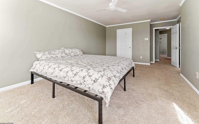 43 Robin Lane, Morgantown, West Virginia 26508, 3 Bedrooms Bedrooms, 7 Rooms Rooms,2 BathroomsBathrooms,Single Family Attached,For Sale,Robin,10163994