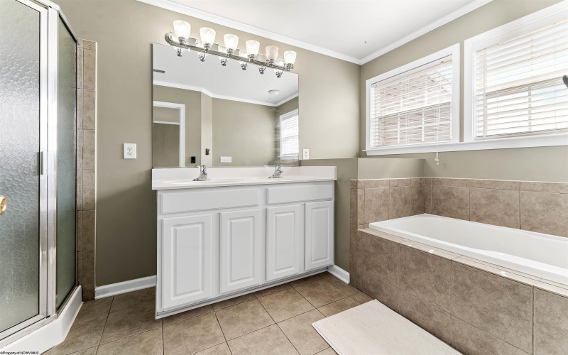 43 Robin Lane, Morgantown, West Virginia 26508, 3 Bedrooms Bedrooms, 7 Rooms Rooms,2 BathroomsBathrooms,Single Family Attached,For Sale,Robin,10163994