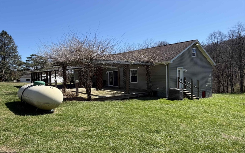 27 Edinburgh Lane, Rivesville, West Virginia 26588, 3 Bedrooms Bedrooms, 7 Rooms Rooms,2 BathroomsBathrooms,Single Family Detached,For Sale,Edinburgh,10164020