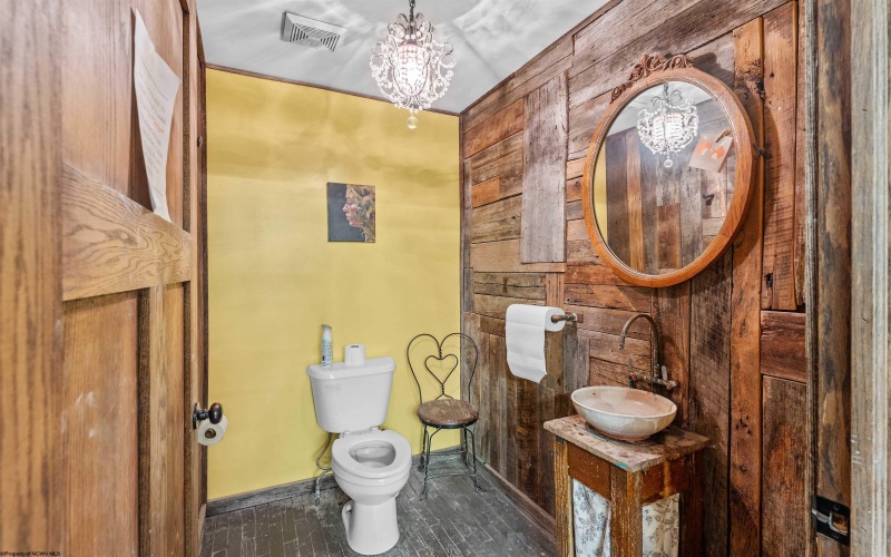 1200 Speedway Avenue, Fairmont, West Virginia 26554, ,Multi-unit/income,For Sale,Speedway,10164018 1200 Speedway Avenue, Fairmont, West Virginia 26554, ,Multi-unit/income,For Sale,Speedway,10164018