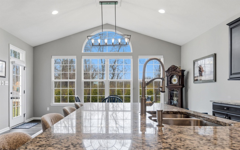 126 Summit Woods Drive, Morgantown, West Virginia 26508, 5 Bedrooms Bedrooms, 9 Rooms Rooms,3 BathroomsBathrooms,Single Family Detached,For Sale,Summit Woods,10163999