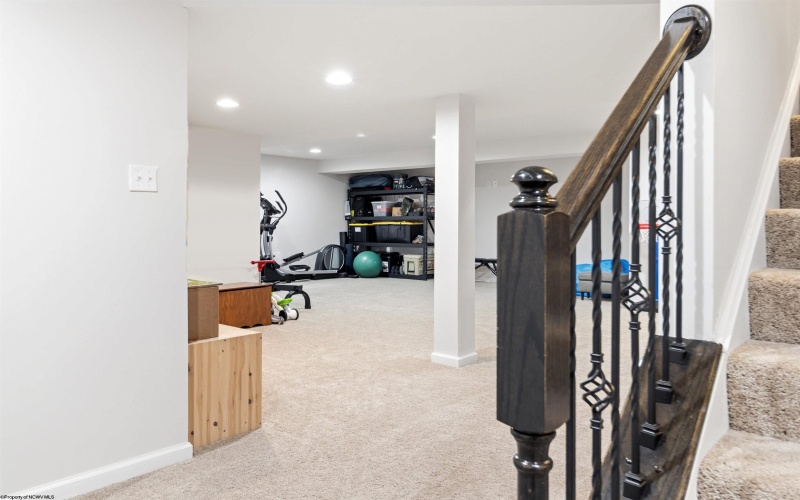 126 Summit Woods Drive, Morgantown, West Virginia 26508, 5 Bedrooms Bedrooms, 9 Rooms Rooms,3 BathroomsBathrooms,Single Family Detached,For Sale,Summit Woods,10163999