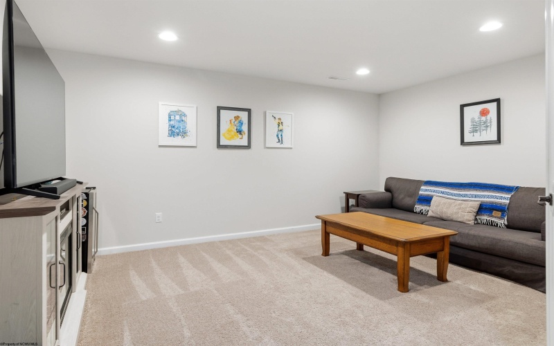 126 Summit Woods Drive, Morgantown, West Virginia 26508, 5 Bedrooms Bedrooms, 9 Rooms Rooms,3 BathroomsBathrooms,Single Family Detached,For Sale,Summit Woods,10163999