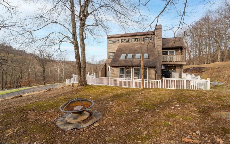 222 Bull Run Road, Morgantown, West Virginia 26508, 3 Bedrooms Bedrooms, 7 Rooms Rooms,1 BathroomBathrooms,Single Family Detached,For Sale,Bull Run,10164004 222 Bull Run Road, Morgantown, West Virginia 26508, 3 Bedrooms Bedrooms, 7 Rooms Rooms,1 BathroomBathrooms,Single Family Detached,For Sale,Bull Run,10164004