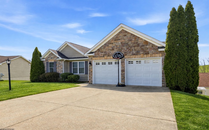 403 Oakmont Court, Maidsville, West Virginia 26541, 4 Bedrooms Bedrooms, 7 Rooms Rooms,3 BathroomsBathrooms,Single Family Detached,For Sale,Oakmont,10164000 403 Oakmont Court, Maidsville, West Virginia 26541, 4 Bedrooms Bedrooms, 7 Rooms Rooms,3 BathroomsBathrooms,Single Family Detached,For Sale,Oakmont,10164000