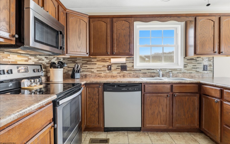 403 Oakmont Court, Maidsville, West Virginia 26541, 4 Bedrooms Bedrooms, 7 Rooms Rooms,3 BathroomsBathrooms,Single Family Detached,For Sale,Oakmont,10164000 403 Oakmont Court, Maidsville, West Virginia 26541, 4 Bedrooms Bedrooms, 7 Rooms Rooms,3 BathroomsBathrooms,Single Family Detached,For Sale,Oakmont,10164000