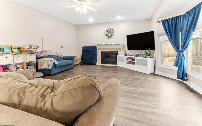 512 Meteor Drive, Morgantown, West Virginia 26508, 4 Bedrooms Bedrooms, 9 Rooms Rooms,3 BathroomsBathrooms,Single Family Detached,For Sale,Meteor,10163997 512 Meteor Drive, Morgantown, West Virginia 26508, 4 Bedrooms Bedrooms, 9 Rooms Rooms,3 BathroomsBathrooms,Single Family Detached,For Sale,Meteor,10163997