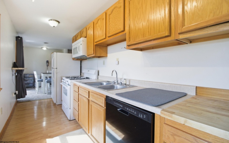 239 Virginia Avenue, Bridgeport, West Virginia 26330, 3 Bedrooms Bedrooms, 9 Rooms Rooms,2 BathroomsBathrooms,Single Family Detached,For Sale,Virginia,10164014