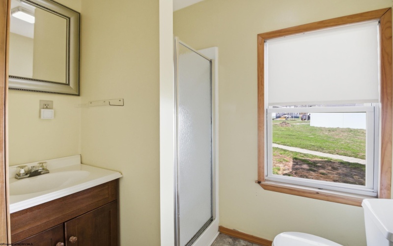 239 Virginia Avenue, Bridgeport, West Virginia 26330, 3 Bedrooms Bedrooms, 9 Rooms Rooms,2 BathroomsBathrooms,Single Family Detached,For Sale,Virginia,10164014