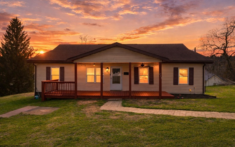 239 Virginia Avenue, Bridgeport, West Virginia 26330, 3 Bedrooms Bedrooms, 9 Rooms Rooms,2 BathroomsBathrooms,Single Family Detached,For Sale,Virginia,10164014