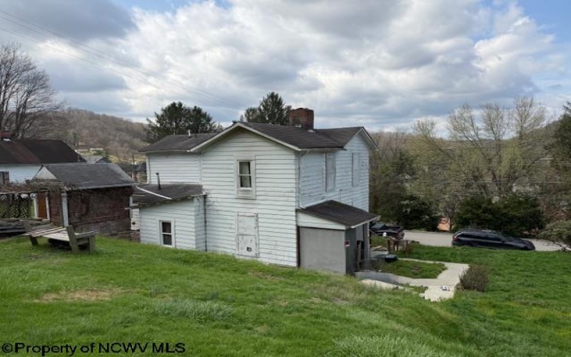 333 Walnut Street, Philippi, West Virginia 26416, 4 Bedrooms Bedrooms, 7 Rooms Rooms,2 BathroomsBathrooms,Single Family Detached,For Sale,Walnut,10164017