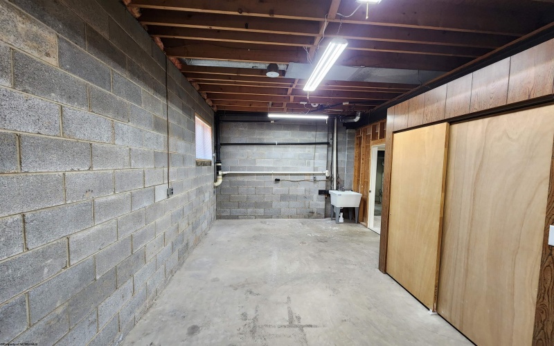 94 Greenhill Lane, Mount Clare, West Virginia 26408, 4 Bedrooms Bedrooms, 11 Rooms Rooms,2 BathroomsBathrooms,Single Family Detached,For Sale,Greenhill,10164013