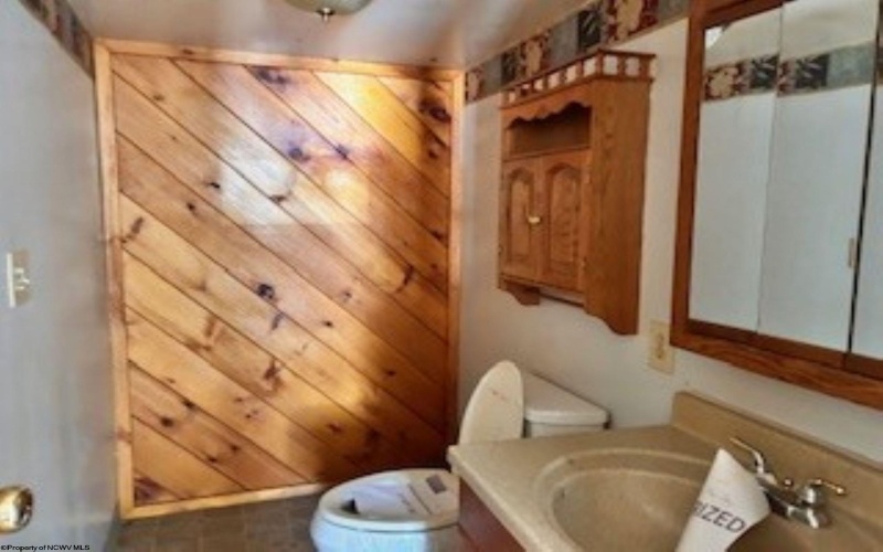 1421 Francis Mine Road, Fairmont, West Virginia 26554, 3 Bedrooms Bedrooms, 7 Rooms Rooms,1 BathroomBathrooms,Single Family Detached,For Sale,Francis Mine,10164012