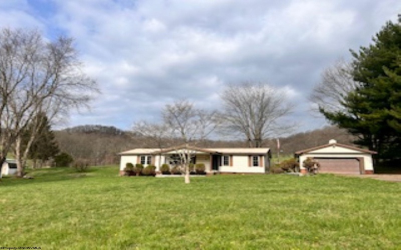 1421 Francis Mine Road, Fairmont, West Virginia 26554, 3 Bedrooms Bedrooms, 7 Rooms Rooms,1 BathroomBathrooms,Single Family Detached,For Sale,Francis Mine,10164012