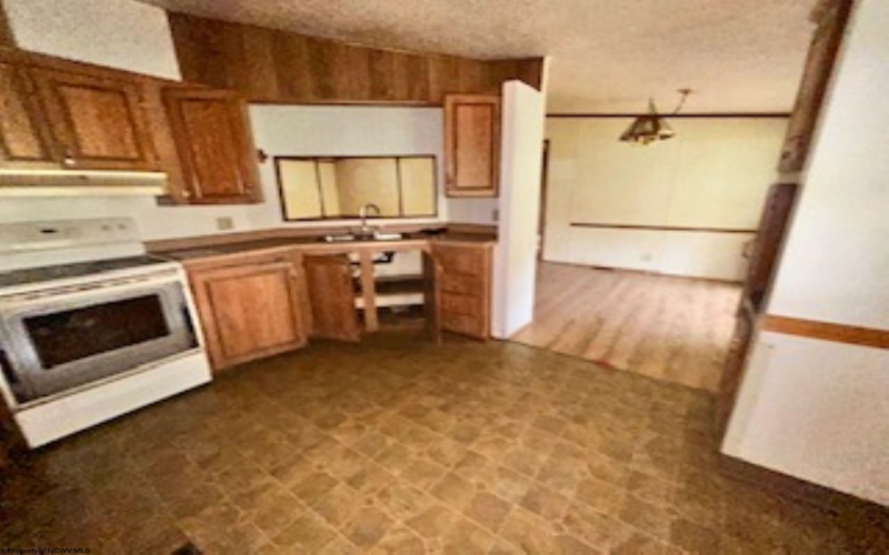 1421 Francis Mine Road, Fairmont, West Virginia 26554, 3 Bedrooms Bedrooms, 7 Rooms Rooms,1 BathroomBathrooms,Single Family Detached,For Sale,Francis Mine,10164012