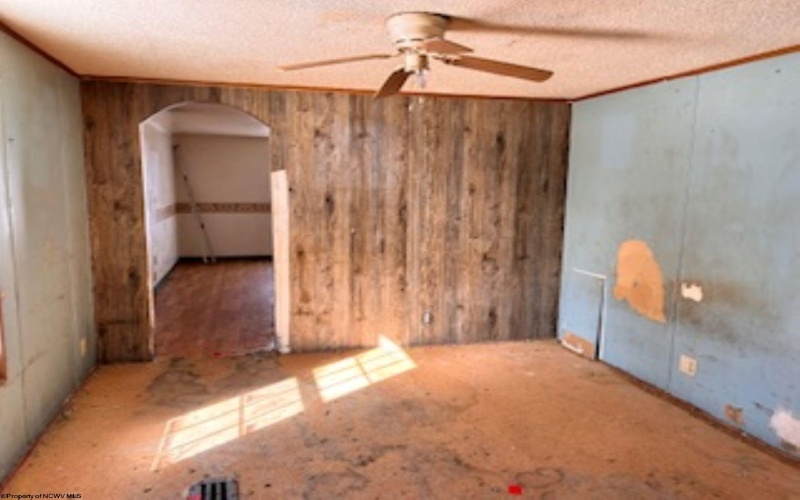 1421 Francis Mine Road, Fairmont, West Virginia 26554, 3 Bedrooms Bedrooms, 7 Rooms Rooms,1 BathroomBathrooms,Single Family Detached,For Sale,Francis Mine,10164012