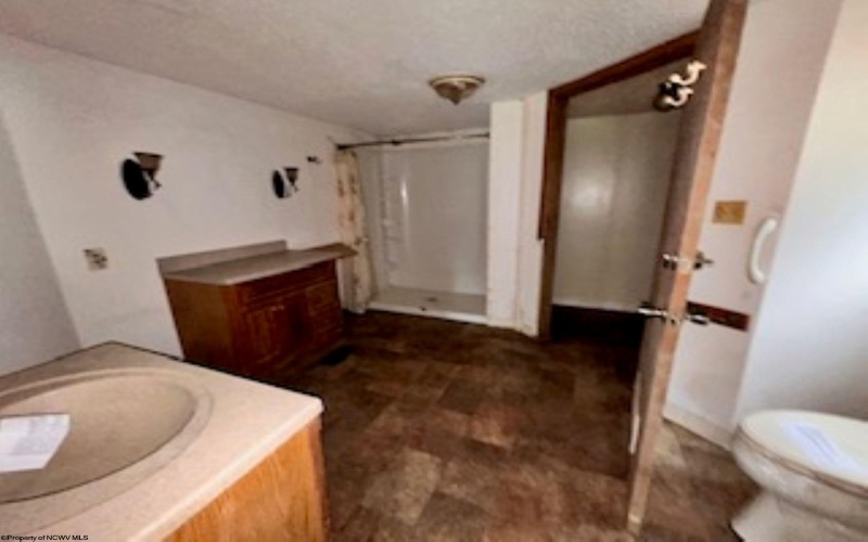 1421 Francis Mine Road, Fairmont, West Virginia 26554, 3 Bedrooms Bedrooms, 7 Rooms Rooms,1 BathroomBathrooms,Single Family Detached,For Sale,Francis Mine,10164012