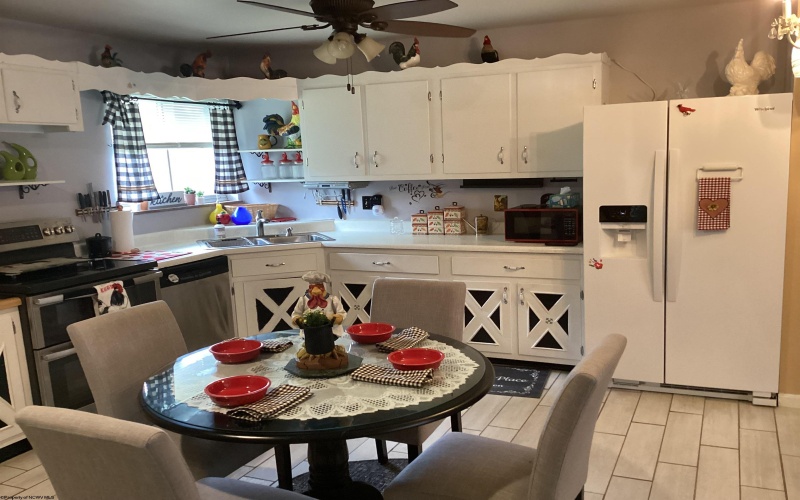 1133 Village Way, Fairmont, West Virginia 26554, 3 Bedrooms Bedrooms, 7 Rooms Rooms,2 BathroomsBathrooms,Single Family Detached,For Sale,Village,10164022