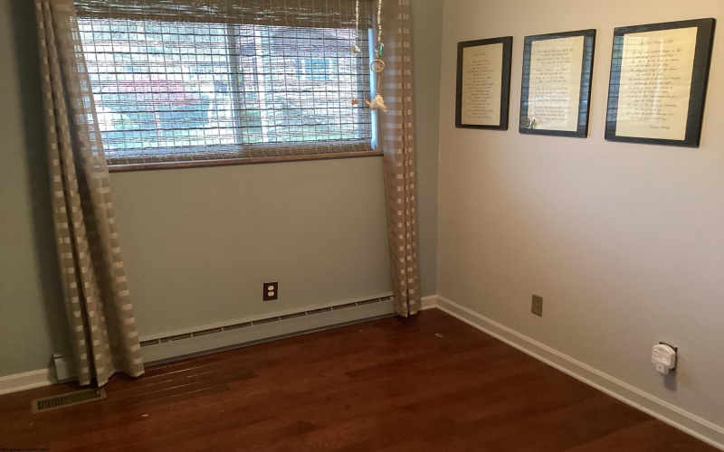 1133 Village Way, Fairmont, West Virginia 26554, 3 Bedrooms Bedrooms, 7 Rooms Rooms,2 BathroomsBathrooms,Single Family Detached,For Sale,Village,10164022