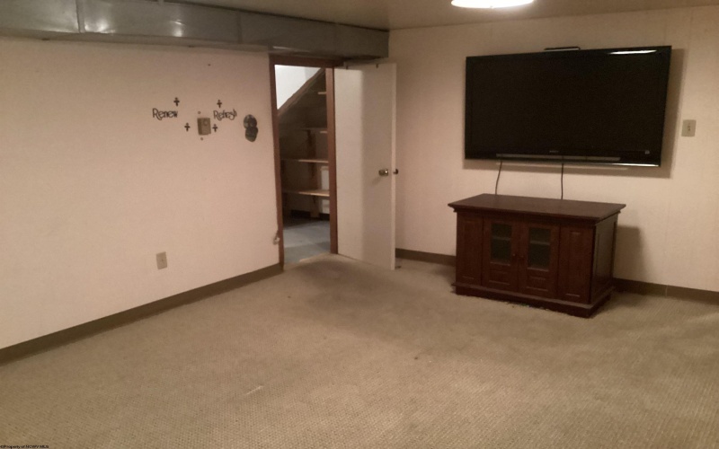 1133 Village Way, Fairmont, West Virginia 26554, 3 Bedrooms Bedrooms, 7 Rooms Rooms,2 BathroomsBathrooms,Single Family Detached,For Sale,Village,10164022