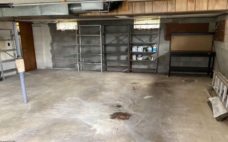 1133 Village Way, Fairmont, West Virginia 26554, 3 Bedrooms Bedrooms, 7 Rooms Rooms,2 BathroomsBathrooms,Single Family Detached,For Sale,Village,10164022