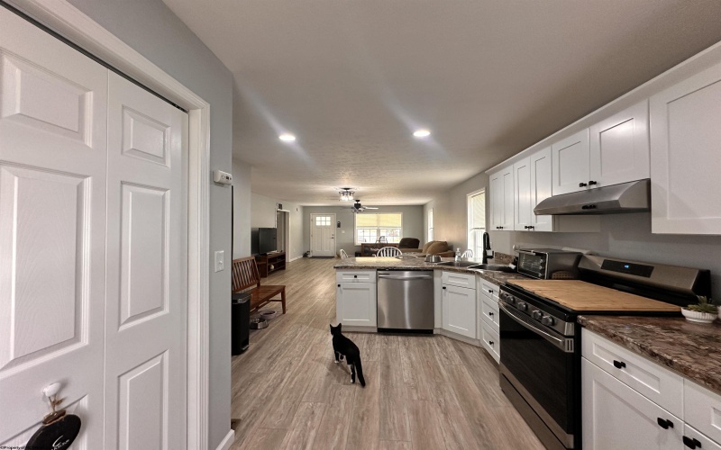 139 Montgomery Road, Weston, West Virginia 26452, 3 Bedrooms Bedrooms, 6 Rooms Rooms,2 BathroomsBathrooms,Single Family Detached,For Sale,Montgomery,10164021