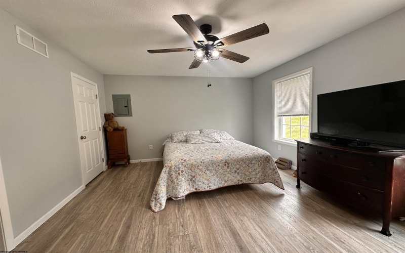 139 Montgomery Road, Weston, West Virginia 26452, 3 Bedrooms Bedrooms, 6 Rooms Rooms,2 BathroomsBathrooms,Single Family Detached,For Sale,Montgomery,10164021