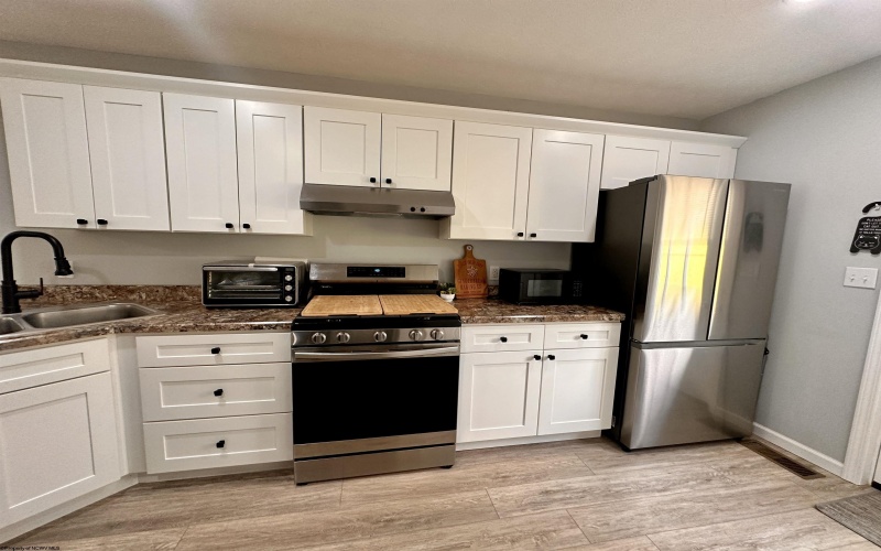 139 Montgomery Road, Weston, West Virginia 26452, 3 Bedrooms Bedrooms, 6 Rooms Rooms,2 BathroomsBathrooms,Single Family Detached,For Sale,Montgomery,10164021