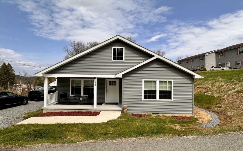 139 Montgomery Road, Weston, West Virginia 26452, 3 Bedrooms Bedrooms, 6 Rooms Rooms,2 BathroomsBathrooms,Single Family Detached,For Sale,Montgomery,10164021