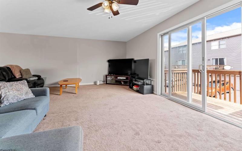 9 Sunridge Drive, Morgantown, West Virginia 26505, 4 Bedrooms Bedrooms, 9 Rooms Rooms,3 BathroomsBathrooms,Single Family Attached,For Sale,Sunridge,10164025