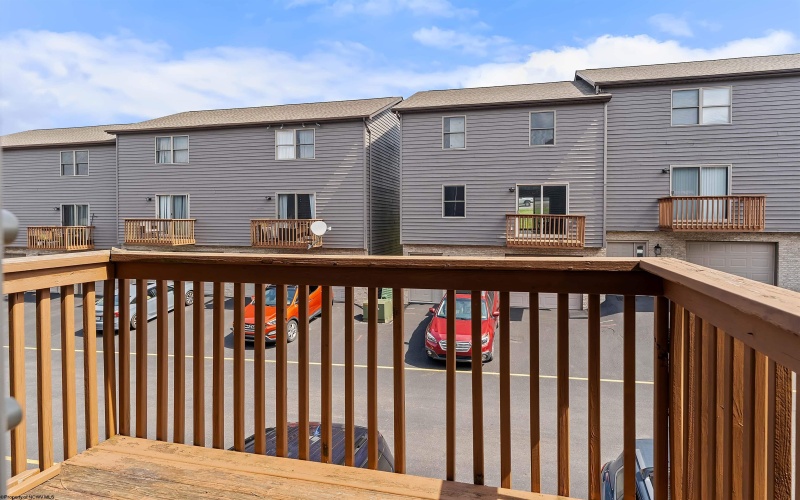 9 Sunridge Drive, Morgantown, West Virginia 26505, 4 Bedrooms Bedrooms, 9 Rooms Rooms,3 BathroomsBathrooms,Single Family Attached,For Sale,Sunridge,10164025