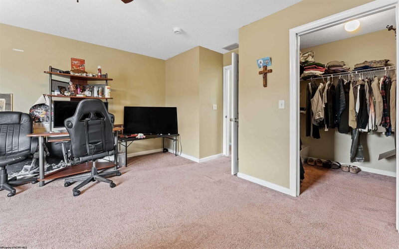 9 Sunridge Drive, Morgantown, West Virginia 26505, 4 Bedrooms Bedrooms, 9 Rooms Rooms,3 BathroomsBathrooms,Single Family Attached,For Sale,Sunridge,10164025