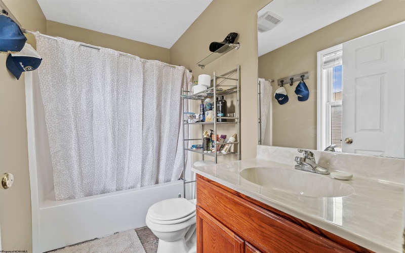 9 Sunridge Drive, Morgantown, West Virginia 26505, 4 Bedrooms Bedrooms, 9 Rooms Rooms,3 BathroomsBathrooms,Single Family Attached,For Sale,Sunridge,10164025