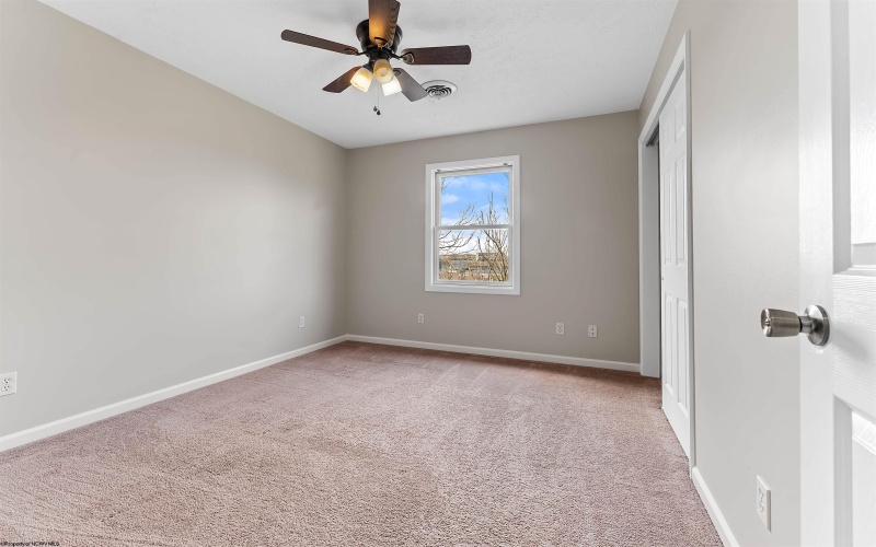 9 Sunridge Drive, Morgantown, West Virginia 26505, 4 Bedrooms Bedrooms, 9 Rooms Rooms,3 BathroomsBathrooms,Single Family Attached,For Sale,Sunridge,10164025