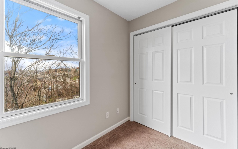 9 Sunridge Drive, Morgantown, West Virginia 26505, 4 Bedrooms Bedrooms, 9 Rooms Rooms,3 BathroomsBathrooms,Single Family Attached,For Sale,Sunridge,10164025