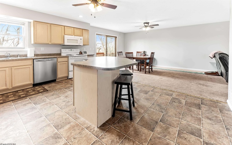 9 Sunridge Drive, Morgantown, West Virginia 26505, 4 Bedrooms Bedrooms, 9 Rooms Rooms,3 BathroomsBathrooms,Single Family Attached,For Sale,Sunridge,10164025